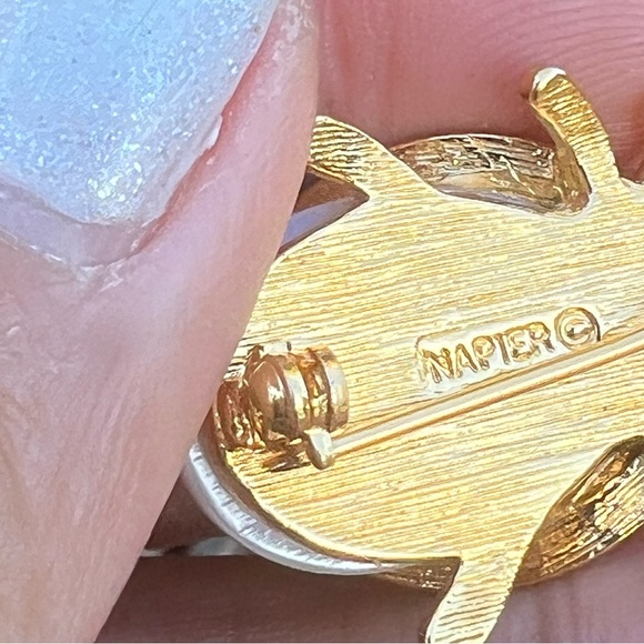 Vintage Napier White and Crystal Gold-Tone Ladybug Brooch Pin - Picture 7 of 9